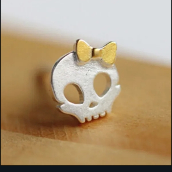 💀💀NEW💀💀CUTE!! Skeleton head with Gold Bow in 925 Sterling Silver - Picture 2 of 16